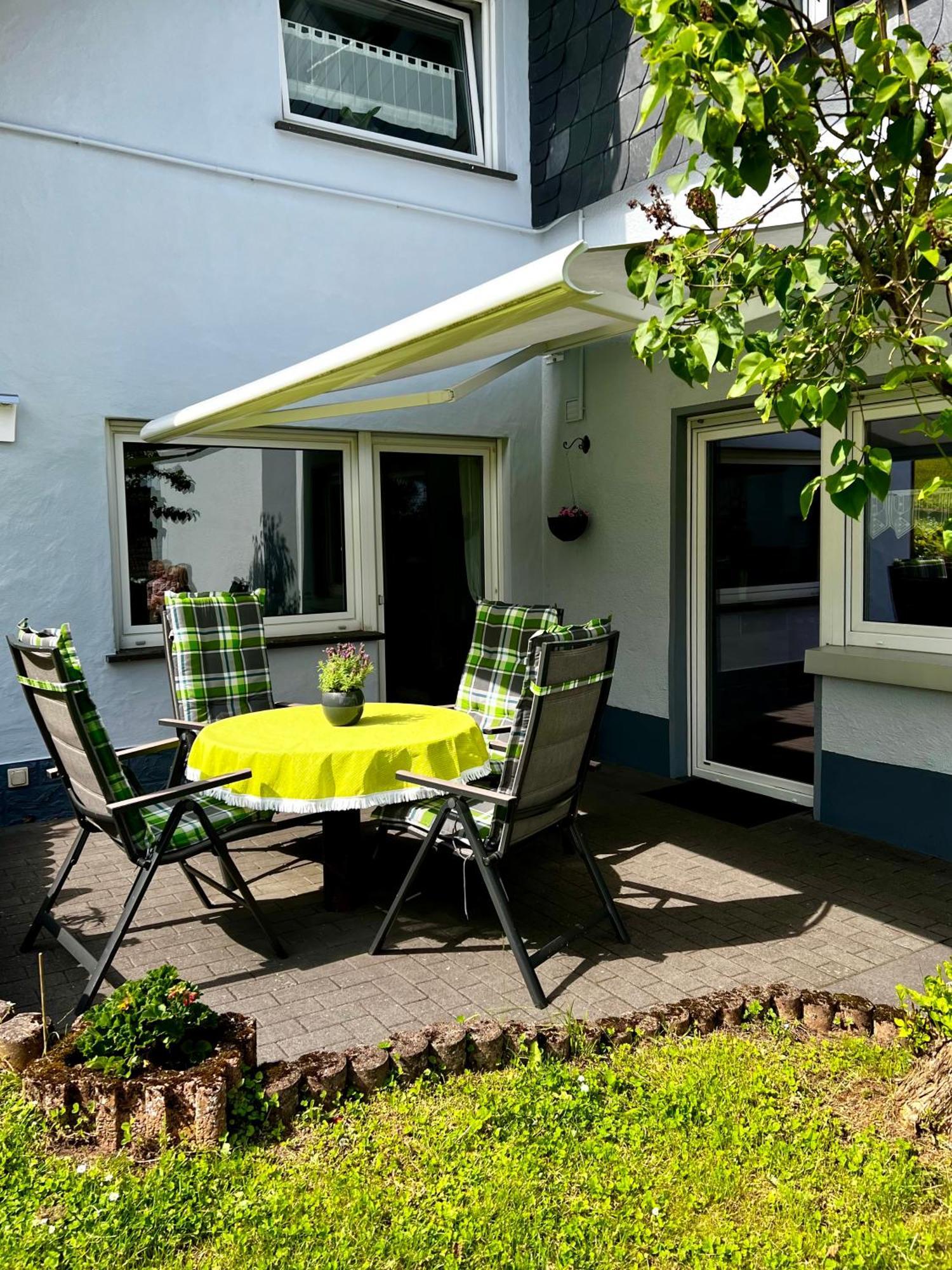 Deine-Eifel-Ferienwohnung Feusdorf Екстериор снимка