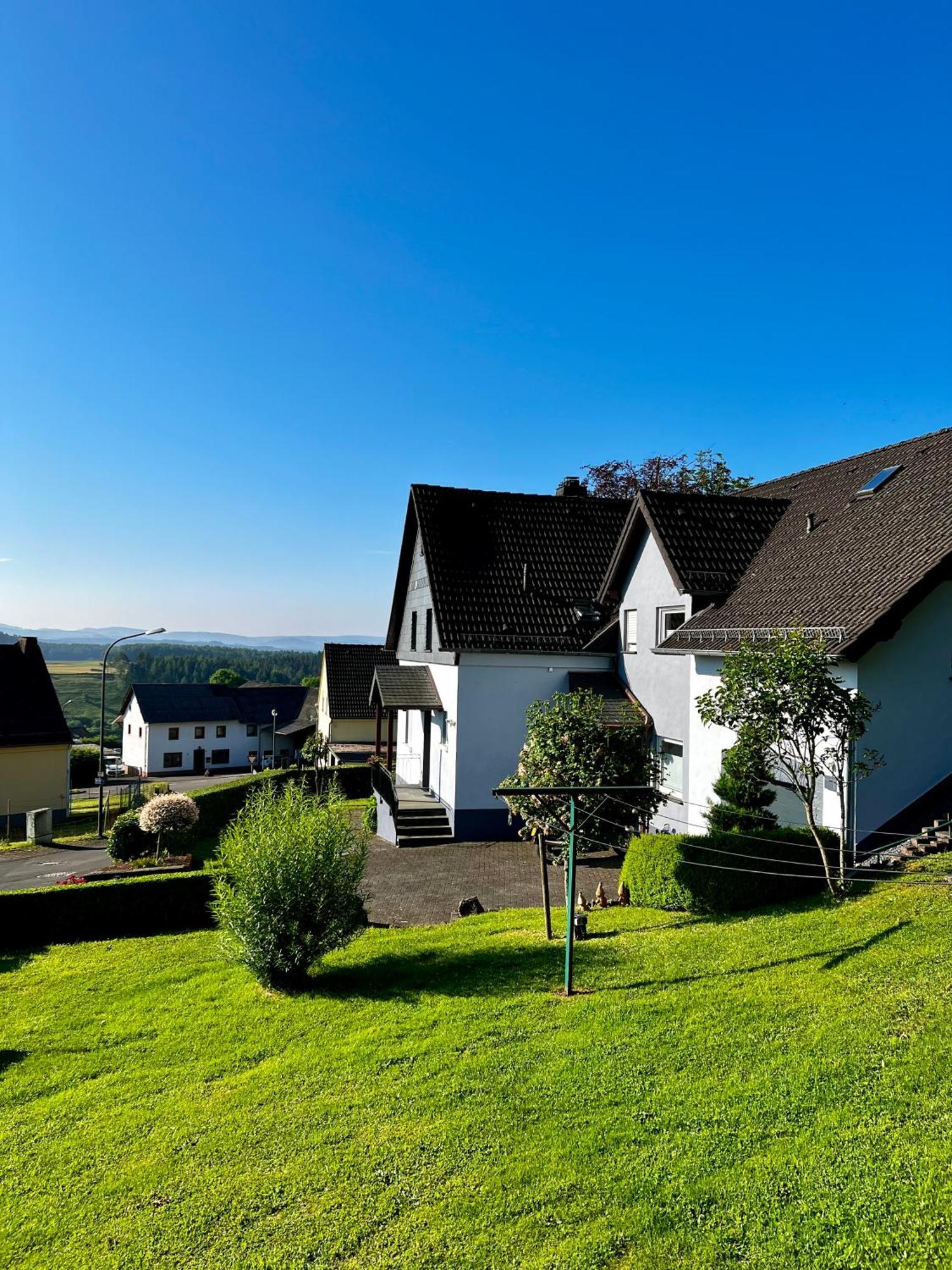 Deine-Eifel-Ferienwohnung Feusdorf Екстериор снимка