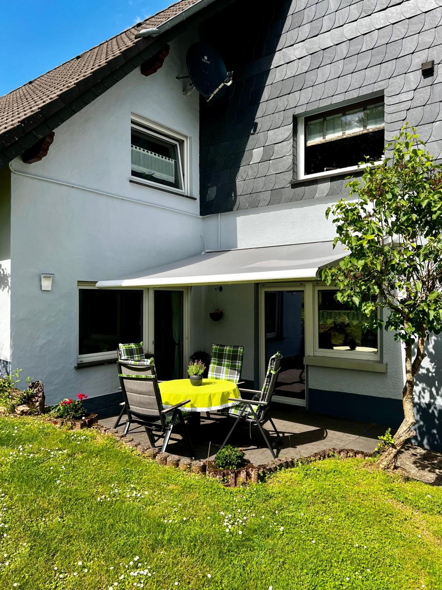 Deine-Eifel-Ferienwohnung Feusdorf Екстериор снимка